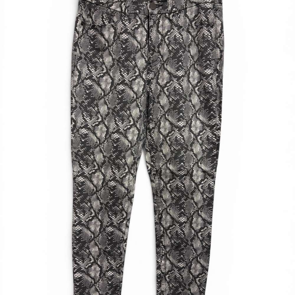 Seven Snakeskin Print in Black and Gray